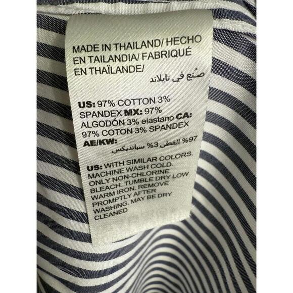 Chico's 2 No Iron Button Front Shirt Womans  Blue White Flip Cuffs - Picture 6 of 9